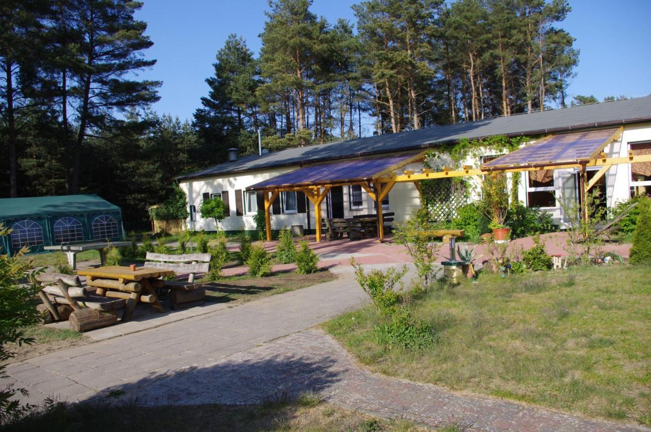Gruppenbungalow-Waldhaus-Am Ferienpark Mirow Exterior foto